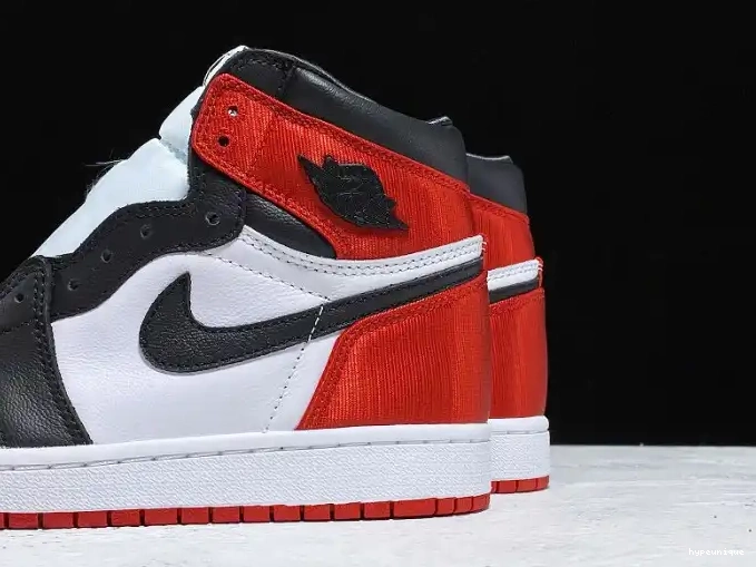 HYPE Black 1 Jordan Air Satin Toe CD0461-016 Retro High 0608